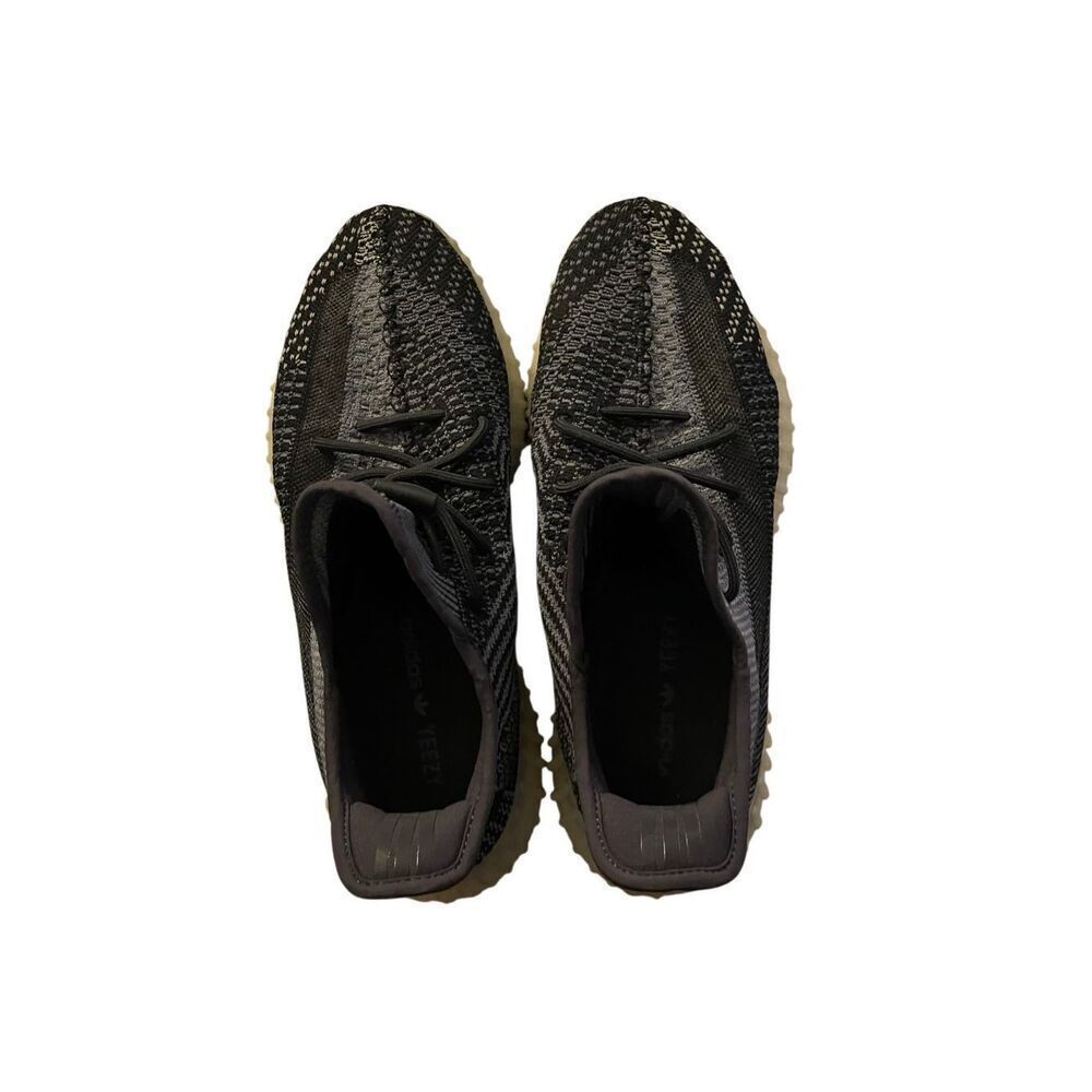 YEEZY BOOST 700 B75571 - Picture 4 of 8